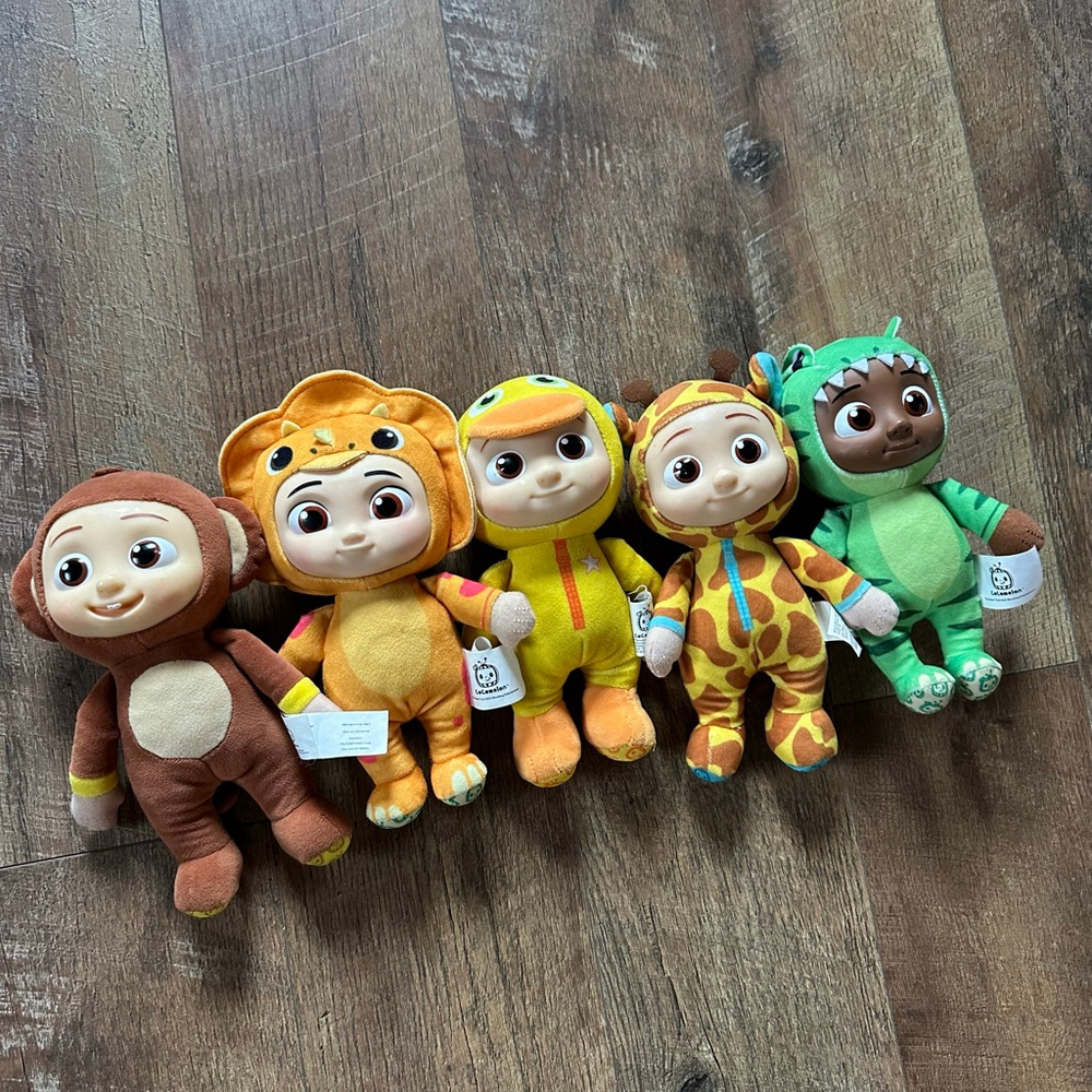 Baby Cocomelon set (5) dolls